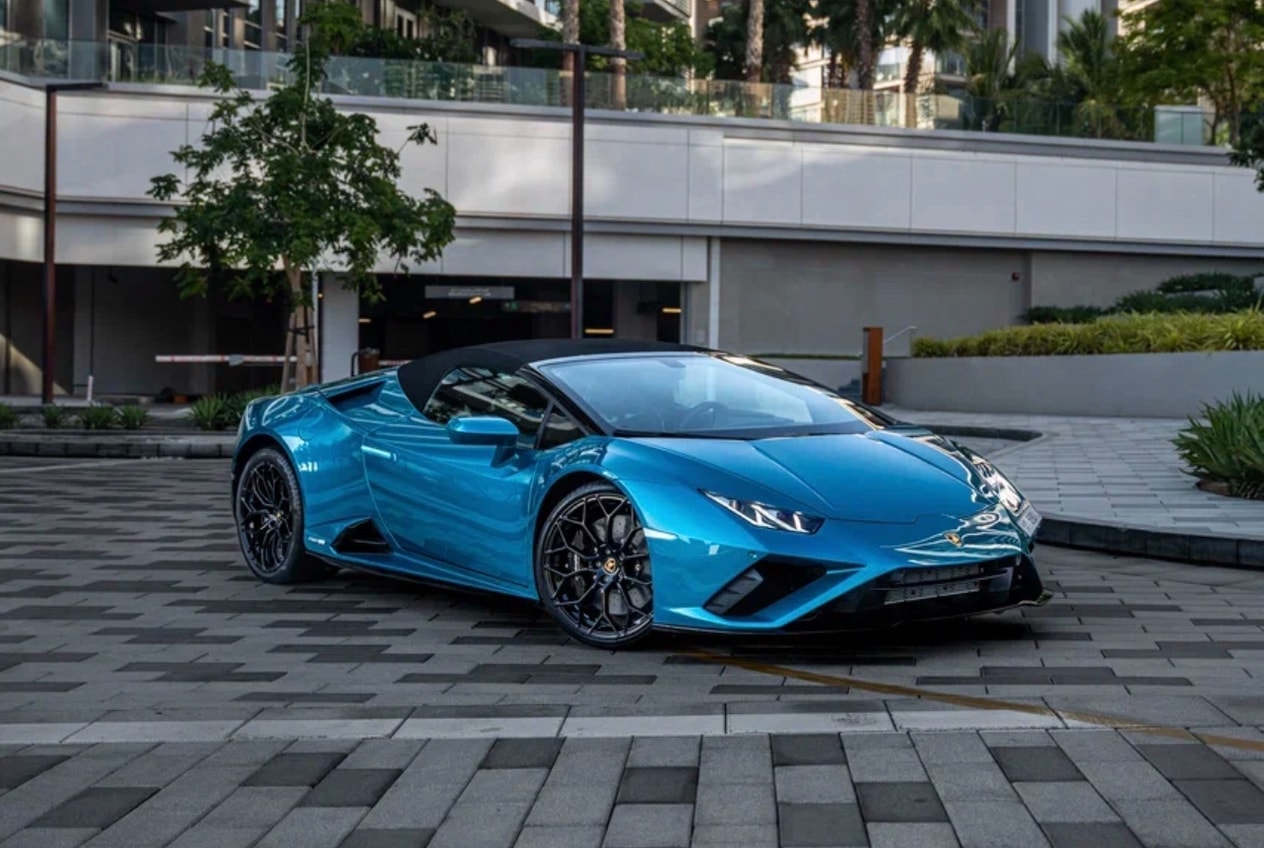 Lamborghini Huracán EVO Spyder Blue for rent in Dubai
