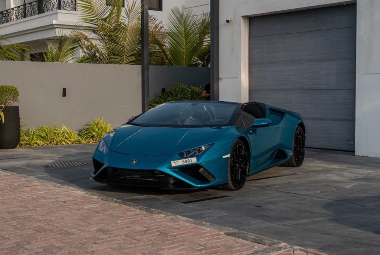 Lamborghini Huracán EVO Spyder Blue for rent in Dubai